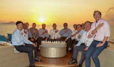 Kapolri-Jamu-Delegasi-AMMTC-Nikmati-Sunset-di-Labuan-Bajo