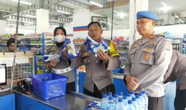 Terjaring-Kembali-Puluhan-Produk-Expired-Bersama-Tim-Satgas-Operasi-Pekat-Polres-Flotim