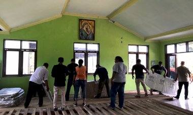 Satgas-Preemtif-OMB-Polres-Flotim-monitoring-Kedatangan-Logistik-Pemilu-2024.