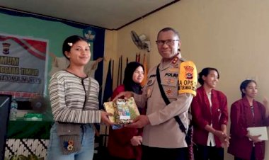 Kuliah-Umum-Kapolda-NTT-Irjen-Pol-Drs.-Johni-Asadoma,-M.Hum-kepada-Mahasiswa-IKTL-Larantuka