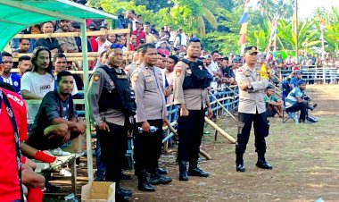 Masuk-8-Besar-Turnamen-Sepak-Bola-Waiwadan-CUP--III,-TNI/POLRI-Jaga-Ketat-Pertandingan