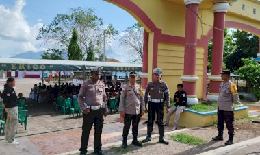 Pengamanan-Kampanye-oleh-Personil-OMB-Turangga-Polres-Flotim-di-5-titik-kegiatan