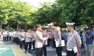 Harapan-baru-di-tahun-baru-2024,-Motivasi-Kapolres-Flotim-kepada-anggotanya