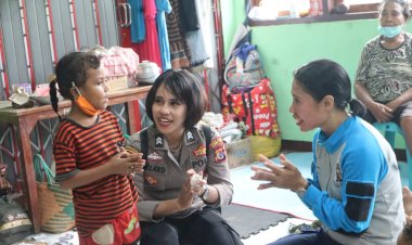 Polwan-Polres-Flotim-Beri-Trauma-Healing-Kepada-Anak-Anak-Korban-Bencana-Alam-Erupsi-Gunung-Lewotobi