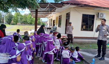 Jalin-kedekatan-Polisi,-Polsek-Adotim-dapat-kunjungan-dari-Siswa/i-TK-Wahidiyah-Waiwerang-Adonara-Timur.