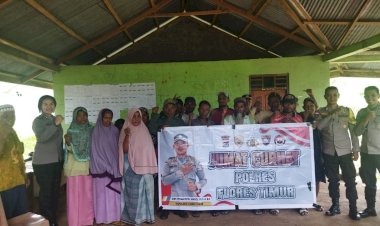 Kasat-Binmas-Polres-Flotim-pimpin-Giat-Jumat-Curhat-di-dusun-Belotebang-desa-Adabang.