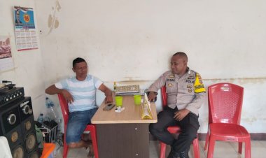 Patroli-Dialogis,-Bhabinkamtibmas-Sampaikan-Pesan-Kamtibmas-Ke-Warganya