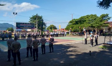 Jam-Pimpinan-Apel-Pagi,-Pesan-Tegas-Kapolres-Flotim-Kepada-Personilnya