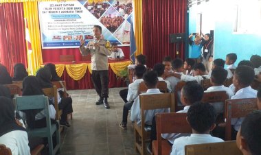 Bhabinkamtibmas-Kecamatan-Adonara-Timur-Sambang-Siswa-Siswi-SMPN-Adonara-Timur