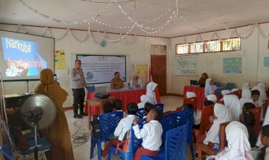 Solor-Timur-IPTU-Petrus-M.-Sogen-sosialisasi-Narkoba-di-SDN-Lohayong--Kec.-Solor-Timur.
