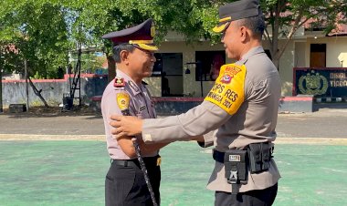 Setelah-36-tahun-Tugas,-AKP-Sungkono-Kabag-SDM-Polres-Flotim-Dapat-Kenaikan-Pangkat-Pengabdian-Setingkat-lebih-Tinggi-Menjadi-KOMPOL.