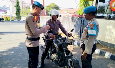 Opsgaktiblin,-Sat-Lantas-Dan-sat-Propam-Cek-Kelengkapan-Surat-Kendaraan-Personil-Polres-Flotim
