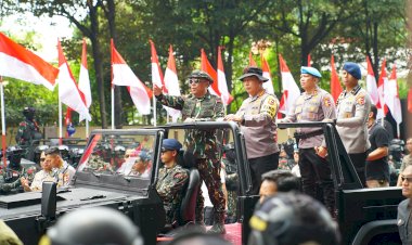 Kapolri-Cek-Gladi-Bersih-Apel-Gelar-Pasukan-Pengamanan-Pengambilan-Sumpah-Presiden-dan-Wapres-RI