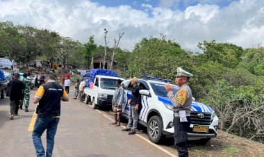 Pemerintah,-TNI---POLRI,-Relawan-Bantu-Pemulangan-kembali-Pengungsi-Lewotobi-ke-Desa-Waiula-di-Posko-Lewoingo-dan-Konga.
