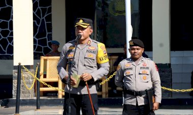 Kapolres-Flotim-Pimpin-Apel-Gelar-Pasukan-Operasi-Lilin-2024