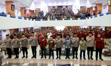 Hadiri-Penutupan-Pleno-Hima-Persis,-Kapolri:-Mari-Jaga-Keberagaman-Untuk-Wujudkan-Indonesia-Emas-2045