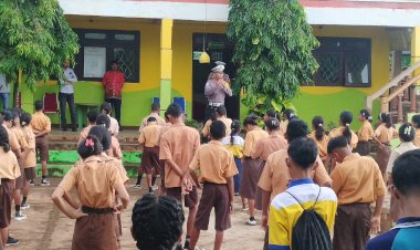Satlantas-Polres-Flotim-menggelar-sosialisasi-terkait-Operasi-Keselamatan-di-SMPK-Santo-Yusuf-Larantuka
