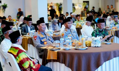 Momen-Hangat-Kapolri-Berbagi-dan-Perkuat-Silaturahmi-Dengan-Ulama-serta-Masyarakat-di-Bulan-Ramadhan