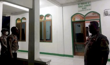 Polsek-Jajaran-Polres-Flotim-Giatkan-Pengamanan-Sholat-Tarawih