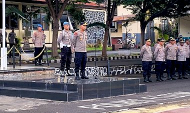 Pimpin-Apel-Perdana,-Kapolres-Flores-Timur-Akbp-Adhitya-Octorio-Putra-Sampaikan-Hal-Penting-Dalam-Bertugas
