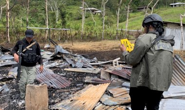 Polri-Lakukan-Olah-TKP-Penyerangan-Terhadap-Guru-dan-Tenaga-Kesehatan-di-Yahukimo-oleh-KKB