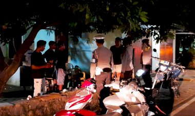 Polres-Flotim-Intensifkan-Patroli-Dialogis-Jaga-Kamtibmas-di-Kota-Larantuka