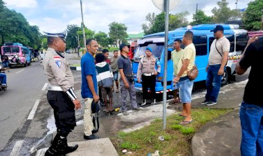 Polres-Flotim-Gelar-Patroli-Dialogis-Cegah-Gangguan-Kamtibmas-dan-Adanya-Aksi-Premanisme