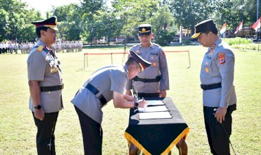 Kapolda-NTT-Pimpin-Sertijab-Wakapolda,-Brigjen-Baskoro-Resmi-Gantikan-Brigjen-Awi