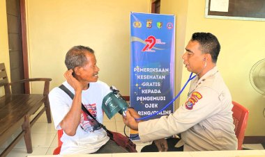 Polres-Flotim-Gelar-Layanan-Kesehatan-Gratis-untuk-Ojek-dan-Buruh-Pelabuhan-dalam-Rangka-Hari-Bhayangkara-ke-79
