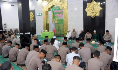 Doa-dan-Dzikir-HUT-Bhayangkara-Ke-79-Polda-Sulteng-Menghadirkan-Ustad-Das'ad-Latif