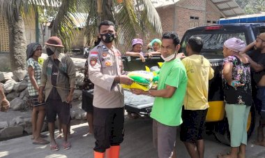 Polsek-Wulanggitang-Polres-Flotim-Laksanakan-Gerakan-Pangan-Murah-di-Kecamatan-Wulanggitang