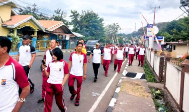 Jumat-Sehat-Polres-Flotim:-Jalan-Sehat,-Semangat-Kebersamaan-Terjaga