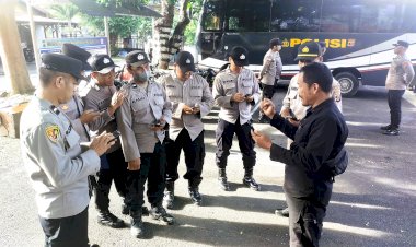 Humas-Polres-Flores-Timur-Gelar-Sosialisasi-Agen-Kehumasan-dan-Literasi-Digital-bagi-Personel