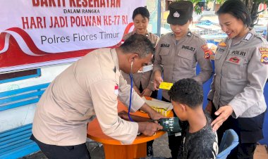 Hari-Jadi-Polwan-ke-77,-Polwan-Polres-Flotim-Beri-Layanan-Kesehatan-Gratis-untuk-Masyarakat