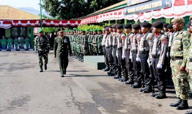 Sinergitas-TNI-Polri-Terlihat-di-Upacara-HUT-TNI-ke-80,-Polres-Flotim-Hadir-di-Makodim-1624/Flotim