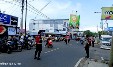 Disiplin-Berlalu-Lintas-Dimulai-dari-Kita!-Polres-Flores-Timur-Tertibkan-Jalanan-Kota