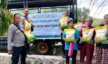 Polri-Untuk-Masyarakat:-Polres-Flotim-Salurkan-3-Ton-Beras-SPHP-Untuk-Warga-Ile-Mandiri