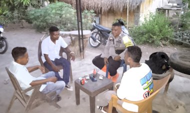 Bhabinkamtibmas-Desa-Waiula-Ajak-Tokoh-Pemuda-Bersinergi-Jaga-Kamtibmas-dan-Lawan-Hoaks