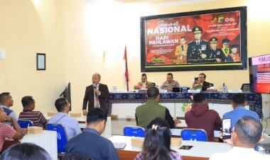 Seminar-Nasional-Peringati-Hari-Pahlawan-2025,-Kapolres-Sikka-Terima-Penghargaan-“Best-Inspiring-and-Visionary”-dari-Indonesia-Visionary-Leader