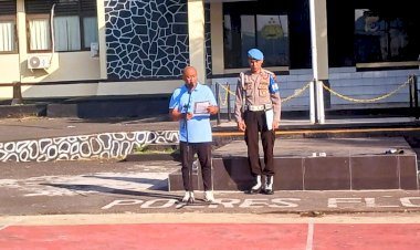 Kasi-Humas-Polres-Flotim-Tekankan-Literasi-Digital-&-Etika-Siber-Saat-Apel-Pagi