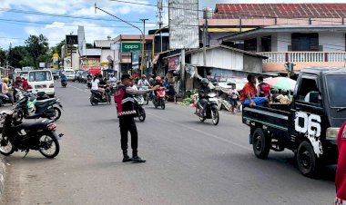 Gelar-Patroli-Presisi,-Sat-Samapta-Polres-Flores-Timur-Sasar-Pasar-dan-Kawasan-Pertokoan