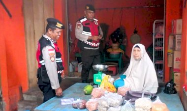 Patroli-Sat-Samapta-Sentuh-UMKM-dan-Koperasi,-Kamtibmas-Larantuka-Terjaga