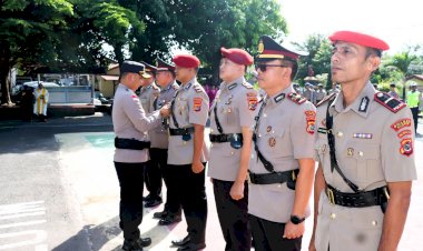Polres-Flores-Timur-Gelar-Sertijab-Empat-Kasat,-Kapolres-Tekankan-Integritas-dan-Pelayanan-Presisi