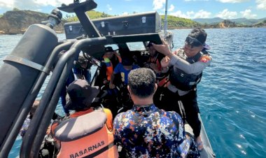 Polda-NTT-dan-Tim-SAR-Gabungan-Terus-Berjuang-Cari-Korban-KM-Putri-Sakinah