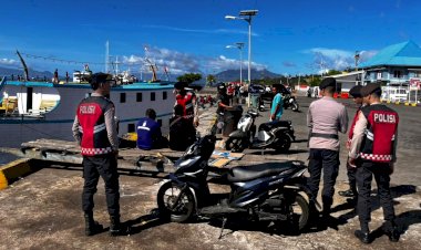 Hadir-di-Tengah-Aktivitas-Warga,-Sat-Samapta-Polres-Flotim-Gelar-Patroli-Kota