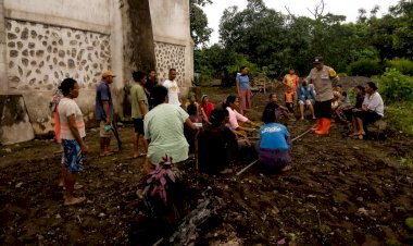 Dari-Kerja-Bakti-ke-Edukasi:-Sentuhan-Humanis-Bripka-Ipong-di-Riangrita