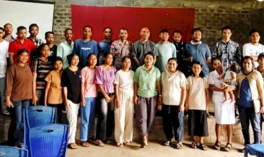 Bhabinkamtibmas-Polsek-Adonara-Barat-Beri-Edukasi-KDRT-kepada-Calon-Pasutri