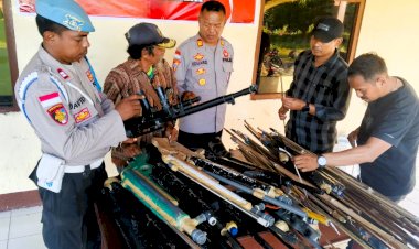Kapolres-Flores-Timur:-Penyerahan-140-Senjata-Rakitan-dan-Sajam-Jadi-Langkah-Penting-Pemulihan-Kamtibmas-Pasca-Konflik-Adonara