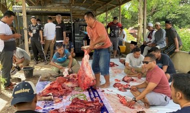Polres-Flores-Timur-Rayakan-Idul-Adha-1447-H-dengan-Semangat-Rela-Berkurban