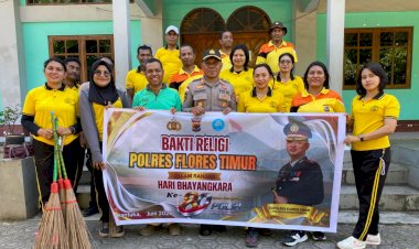 Bhakti-Religi-di-Gereja-Ebenhezer,-Polres-Flores-Timur-Perkuat-Harmoni-Menyambut-Bhayangkara-ke-80